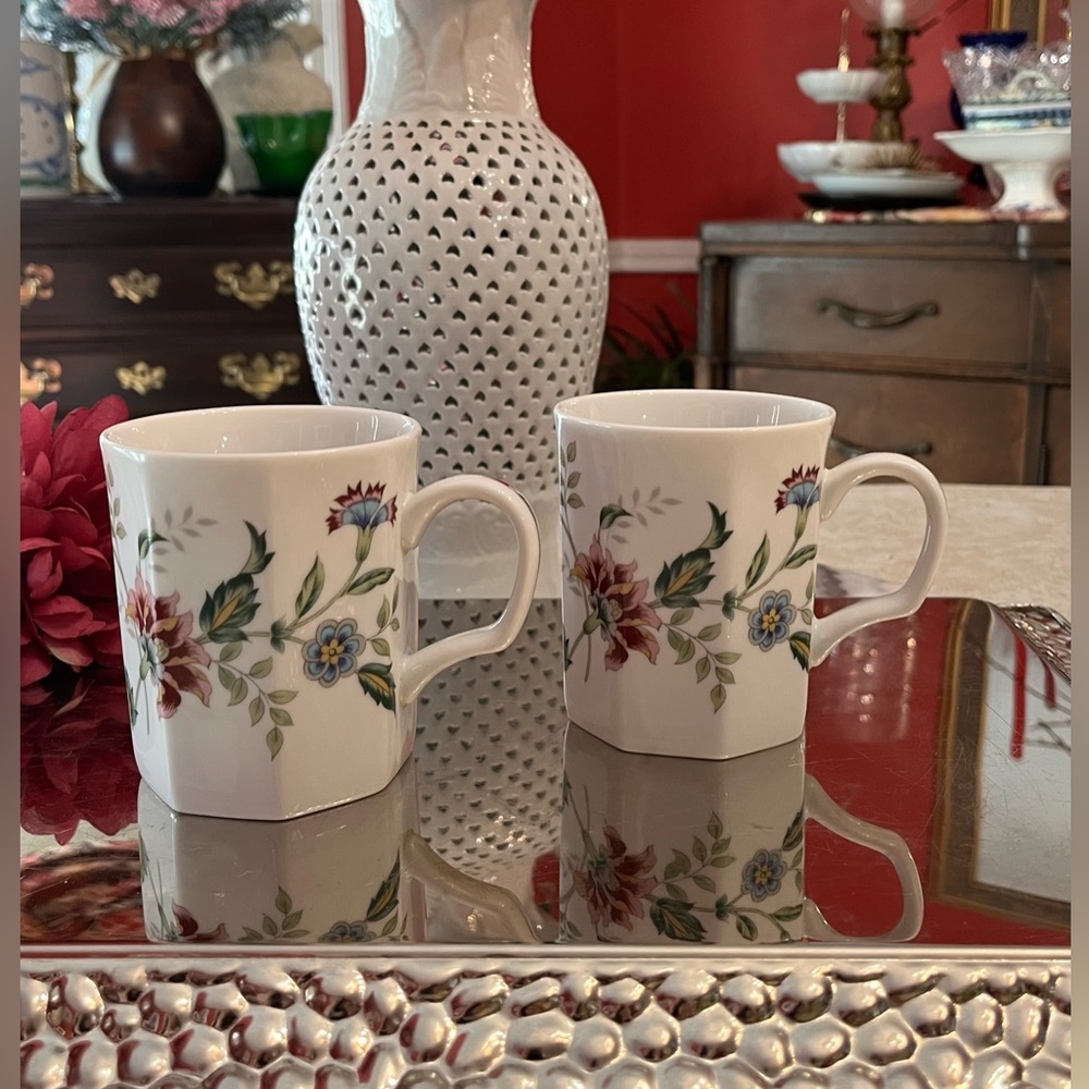 2 Andrea by Sadek Buckingham Coffee/Tea Mugs White Octagonal Floral Gold Japan - Picture 10 of 14